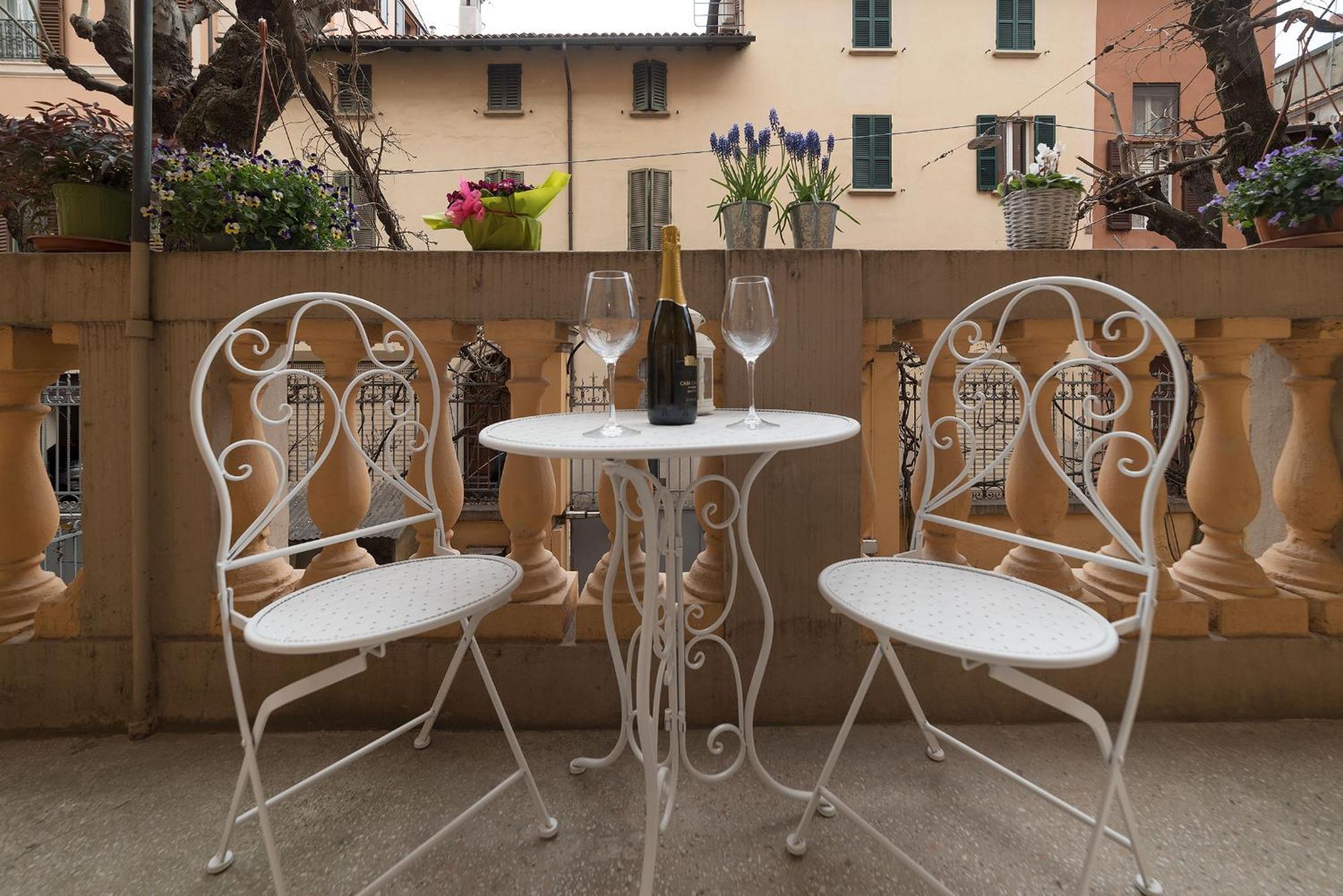 Tilia Lägenhet Bologna Exteriör bild
