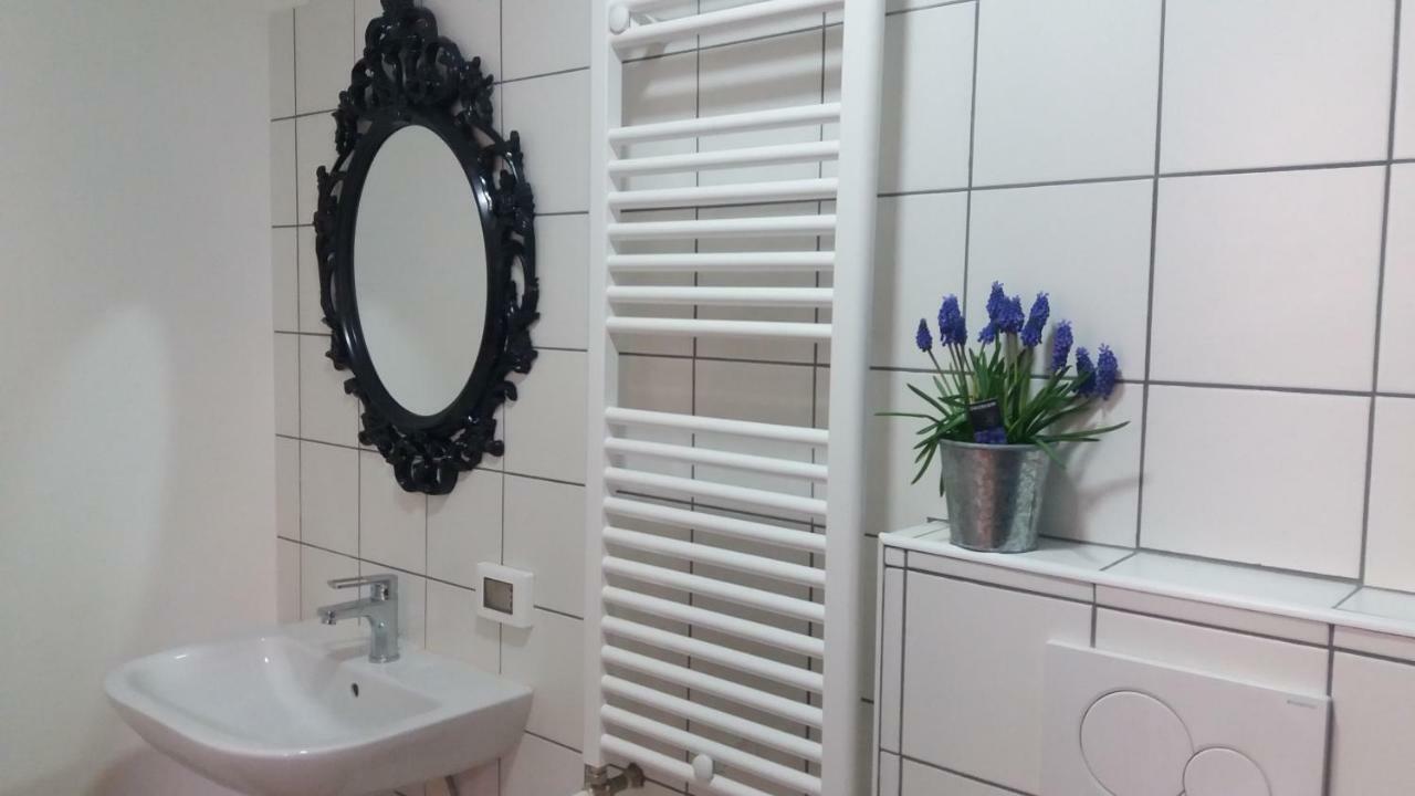Tilia Lägenhet Bologna Exteriör bild
